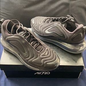 Black Air Max 720